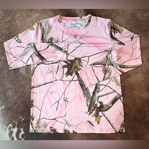 Women's Pink Realtree Camo Long-Sleeve Shirt Size Medium
